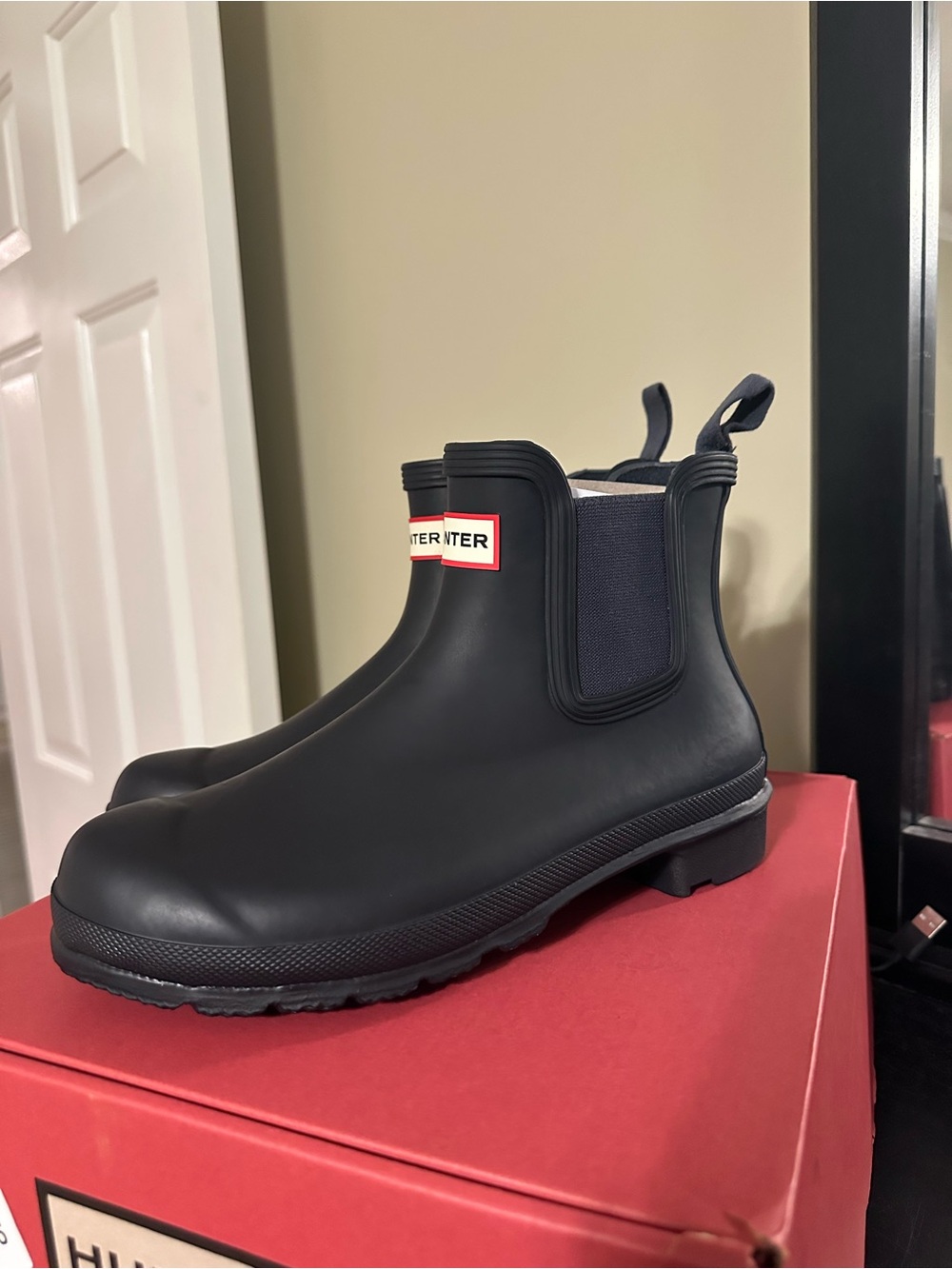 Hunter Navy Chelsea Short Rain Boots with Elastic Panels